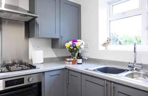 Harlescott Casa | Newly Renovated, 3 Bedroomed, 5 Guest Family Home