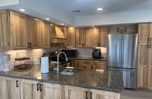 South Venice Casa | Newly renovated 3 bdrm/2 bath Venice home, 10 min to beach, dog friendly!