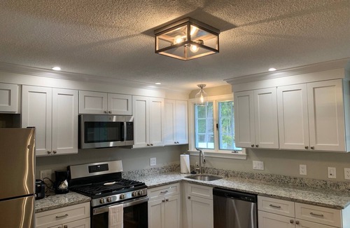 Canton Casa | Newly renovated...3 Bed/2 Bath close to Boston, Gillette Stadium & trains.