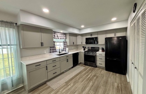 Delaware County Casa | Newly Renovated 3 bedrooms, 2 bathroom home. Fenced in back yard.