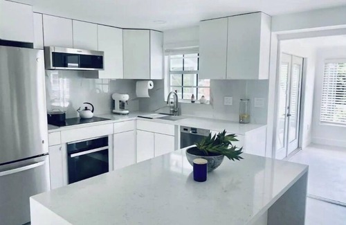 Venice Gardens Casa | Newly renovated 3 bedroom home with heated pool.