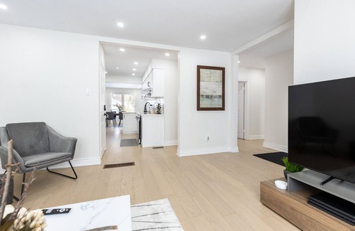 Richmond Hill Casa | Newly renovated 3 bedroom unit Richmond Hill