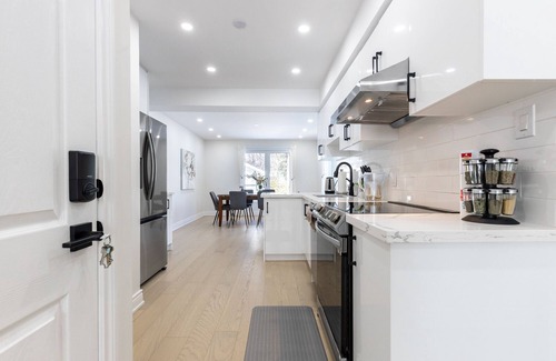 Richmond Hill Casa | Newly renovated 3 bedroom unit Richmond Hill