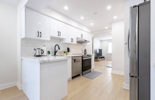 Richmond Hill Casa | Newly renovated 3 bedroom unit Richmond Hill