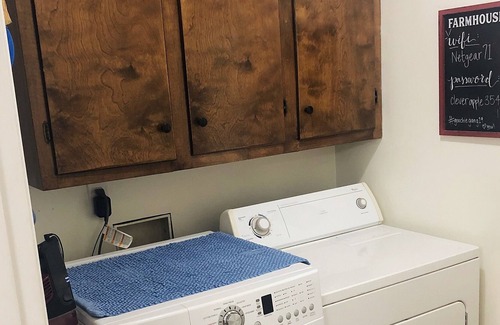 Athens Casa | Newly Renovated 3 bed/2 bath Home near Athens