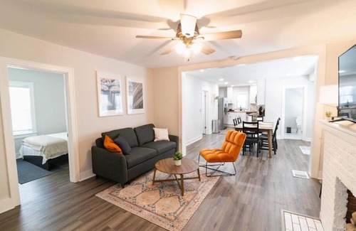 Independence Casa | Newly Renovated 3BR with Private Yard and Parking!