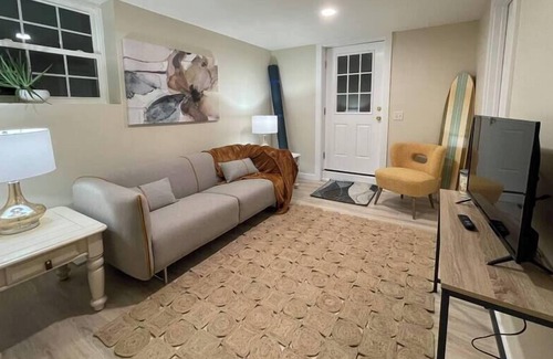 Aksarben - Elmwood Park Casa | *Newly* Renovated 3min UNMC; 10min Downtown & Zoo