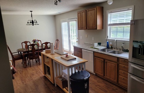 Conestee Casa | newly renovated 4 bedroom home, 6 miles from downtown Greenville!!