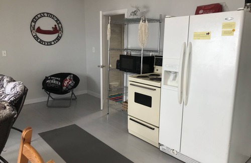 Whitewater Region Cabaña | Newly Renovated 4 Bedcottage on the Ottawa River with Sandy Beaches & Warm Water