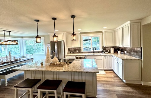 Edgewood Casa | Newly Renovated 4 Bedroom, Quiet Country Home on 5 Acres in Edgewood, Sleeps 8
