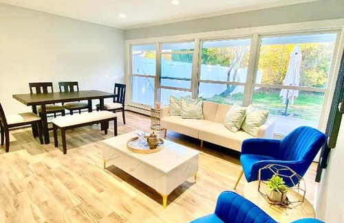Levittown Casa | Newly Renovated 4 Bedroom, 2 bathroom house