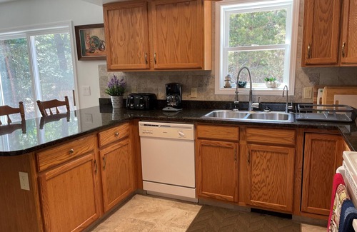 Truro Casa | Newly Renovated 5 Bedroom Home!