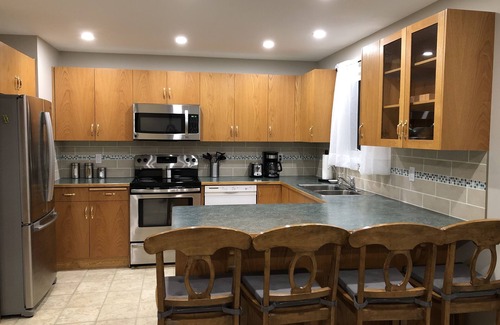 Mountain View Casa | Newly renovated 5 bedroom 2 bath house on Payne Lake road 15 mins from Waterton