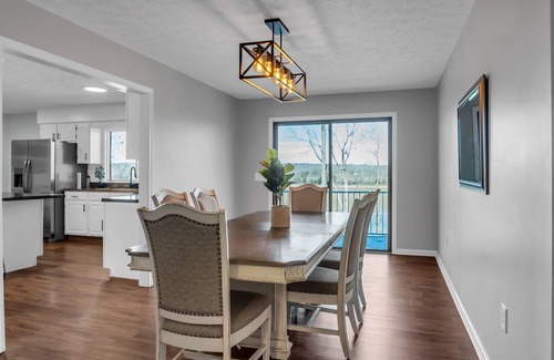 Cadiz Casa | Newly Renovated 5BR – Lake Barkley Stay