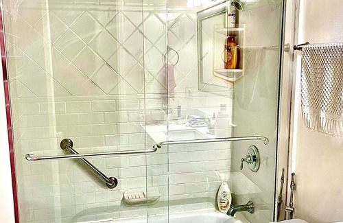 Northeast Mississauga Condominio | Newly renovated and in convenient location-8 minutes from Airport