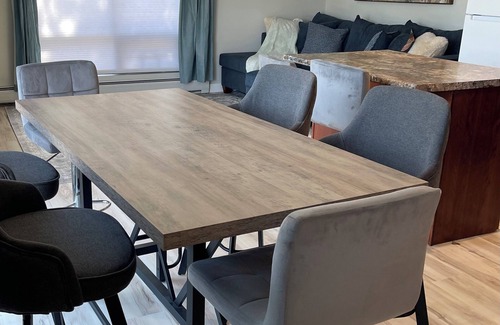 Derby Center Apartamento | Newly renovated apartment in Derby central to lakes, restaurants and shopping.