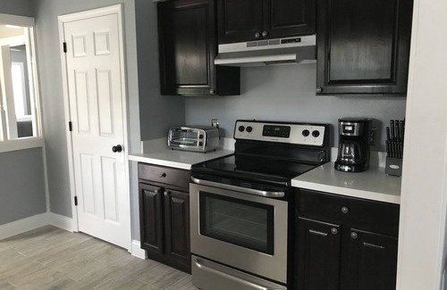 Bay St Louis Casa | Cabaña de playa recientemente renovada en Old Town con carrito de golf, patio grande y mascotas