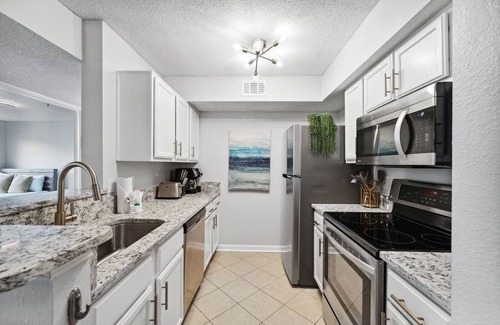 Indian Bayou Casa | Newly Renovated Beach Condo in Destin-10 minutes to Crab Island