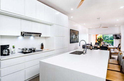 Playa Langosta Apartamento | Newly Renovated, Beachfront, 2 bedroom Condo on Exclusive Langosta Beach!