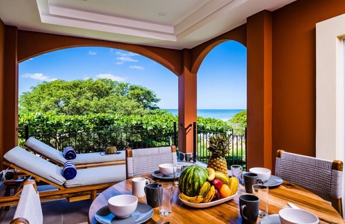 Playa Langosta Apartamento | Newly Renovated, Beachfront, 2 bedroom Condo on Exclusive Langosta Beach!