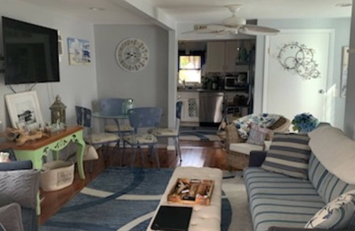 Warwick Casa | Newly renovated, beautiful views. Beach house, walking distance to beach.