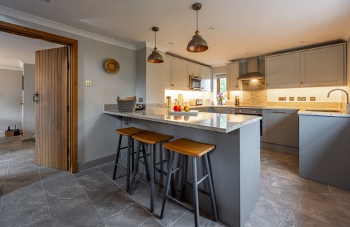 Sharrington Cabaña | Newly renovated Brick & Flint cottage with stylish interiors, wood burning stove, beautiful garden,