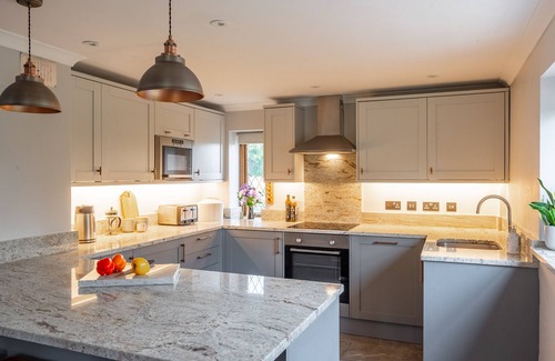 Sharrington Cabaña | Newly renovated Brick & Flint cottage with stylish interiors, wood burning stove, beautiful garden,