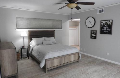 Braeswood Place Casa | Newly Renovated Braeswood Gem -Near Medical Center