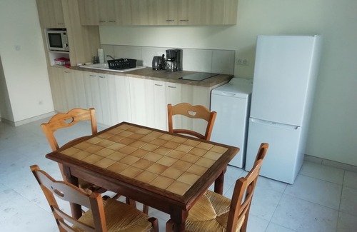 Saumur Cabaña | Newly renovated bungalow in a park near the center of Saumur