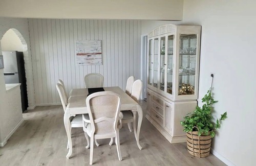 Tegerin Casa | NEWLY RENOVATED BY TUGGERAH LAKE ( PET FRIENDLY)