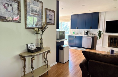 Canyon Heights Casa | Newly renovated 3BD 2 Bath, Spacious with lots of light!