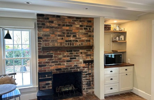 Hillsborough Casa | Newly Renovated Carriage House