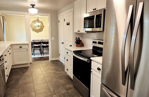 Central Oregon Casa | Newly Renovated Charmer