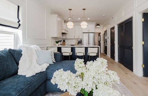 Northeast South Bend Condominio | Newly renovated condo on Notre Dame Ave, steps from the Golden Dome! Sleeps 4-6!