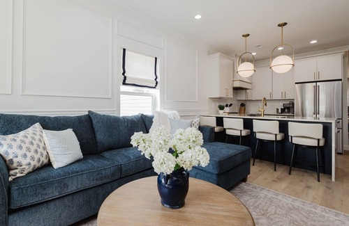 Northeast South Bend Condominio | Newly renovated condo on Notre Dame Ave, steps from the Golden Dome! Sleeps 4-6!