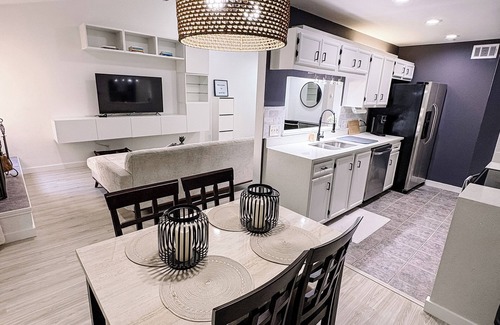 Waters Park Condominio | Newly Renovated Condo - Deck, Pet-Friendly, WFH