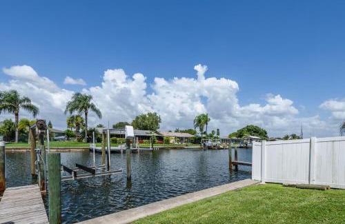 Apollo Beach Casa | Newly Renovated Condo in Apollo Beach