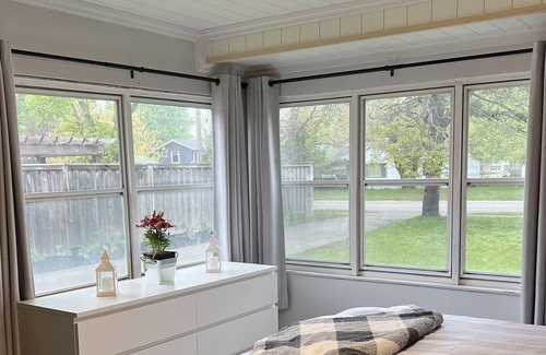 Port Elgin Cabaña | Newly Renovated Cottage Between Port Elgins Main Beach and Downtown Core
