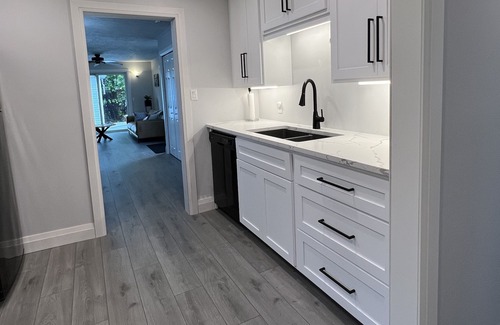 Port Elgin Cabaña | Newly Renovated Cottage Between Port Elgins Main Beach and Downtown Core