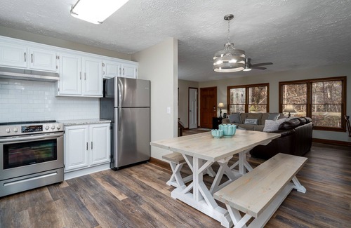 Woodstock Cabaña | Newly Renovated Cottage near Lake Allatoona.