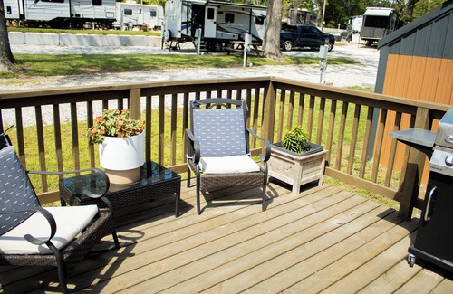Fidelity Cabina | NEWLY renovated cottage located right off I-44 near Joplin, MO