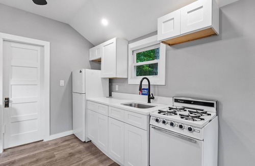 Alton Cabaña | Newly Renovated Cottage 6
