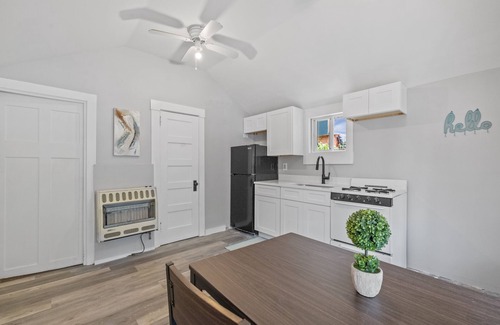 Alton Cabaña | Newly Renovated Cottage on Main Street Alton Bay #5
