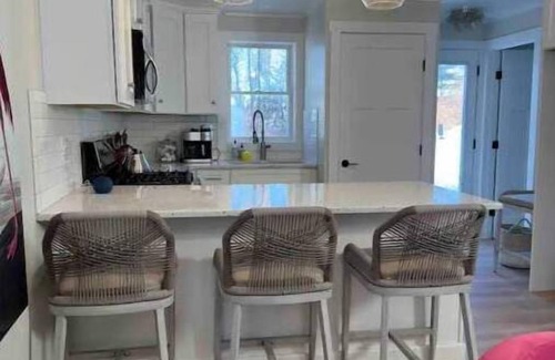 Kittery Casa | Newly renovated cottage