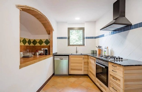 Pins Casa | Casa rural recién renovada en finca privada