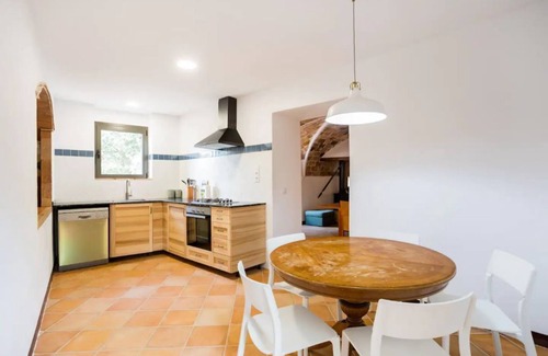Pins Casa | Casa rural recién renovada en finca privada