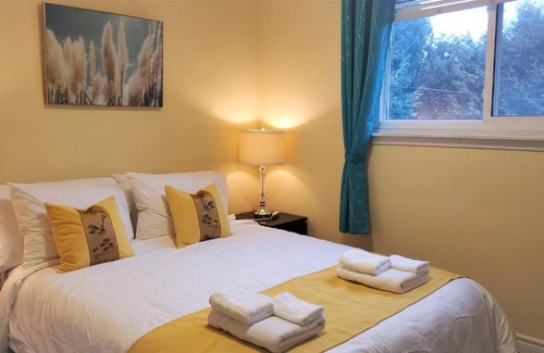 Unionville Casa | Newly Renovated-Cozy 2 BedRooms Bungalow MainFloor