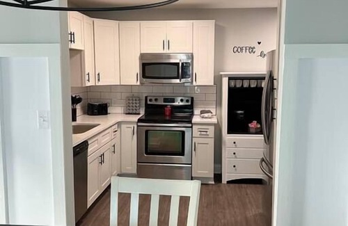Commonwealth Casa | Newly renovated cute 3 bedroom 2 bath bungalow