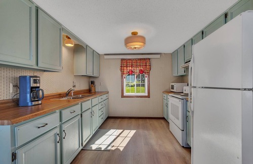 Atwater Casa | Newly Renovated Diamond Lake Oasis