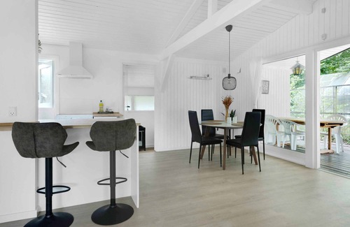 Faxe Ladeplads Casa | Newly renovated holiday home in the forest